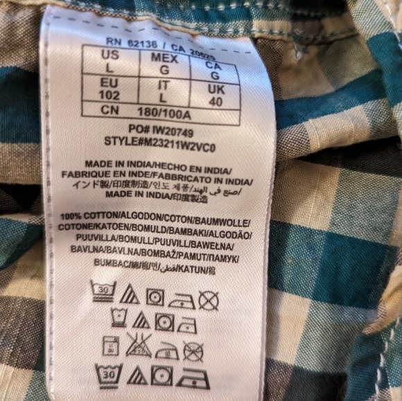 EUC Guess button up short sleeve shirt - Picture 7 of 11